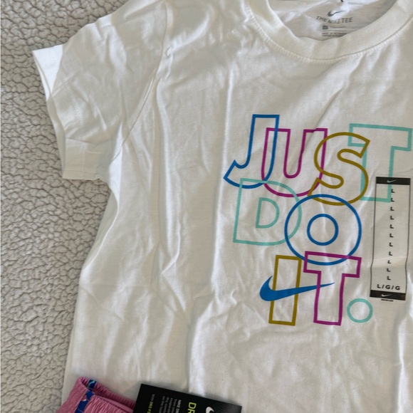 New girls Nike White Tee and Pink Activewear Set Sz L 12-14 - Picture 3 of 10